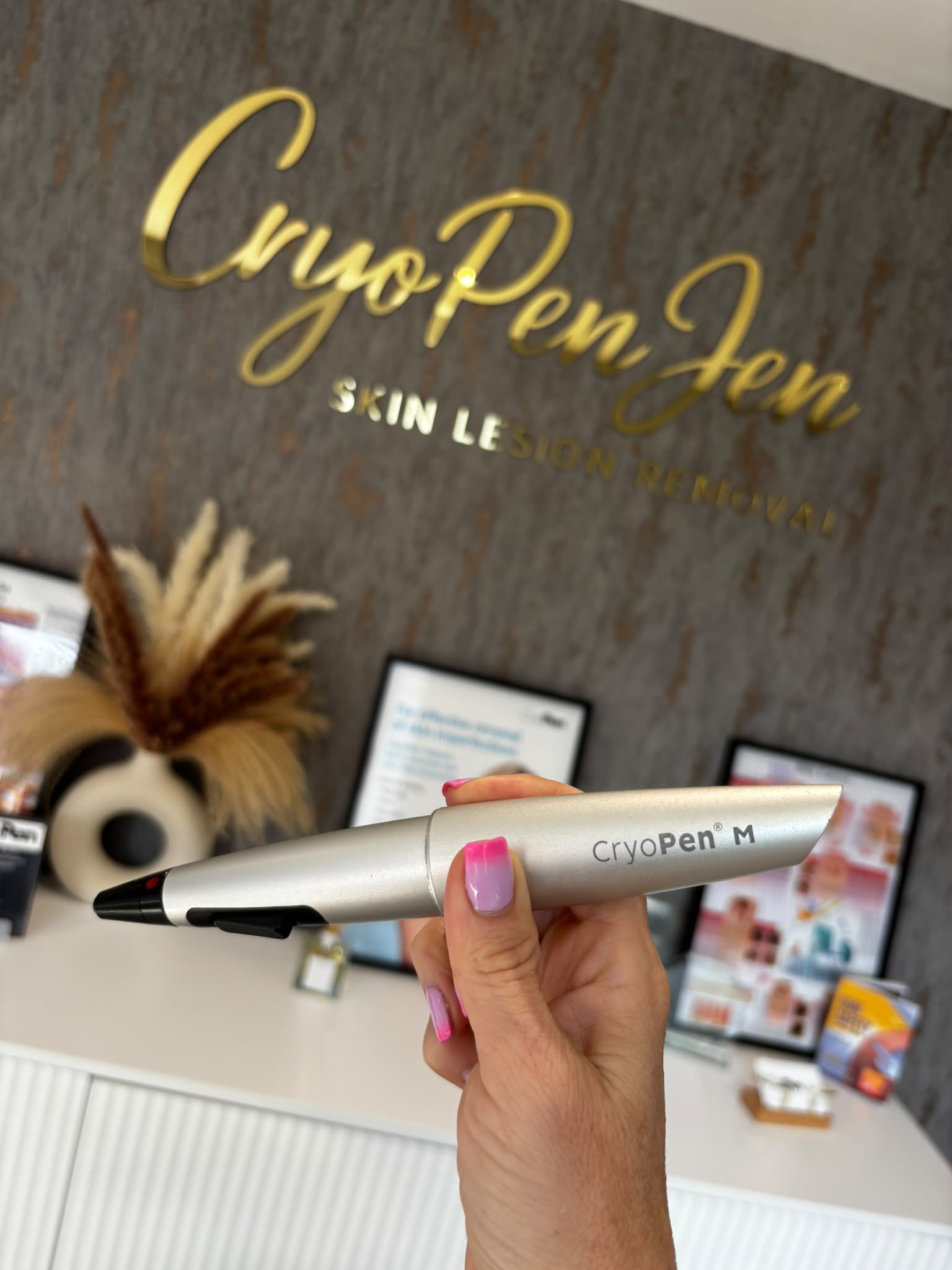 CryoPen device in the clinic